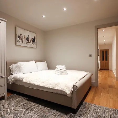 Stylish 2 Bed In The Heart Of Clifton *