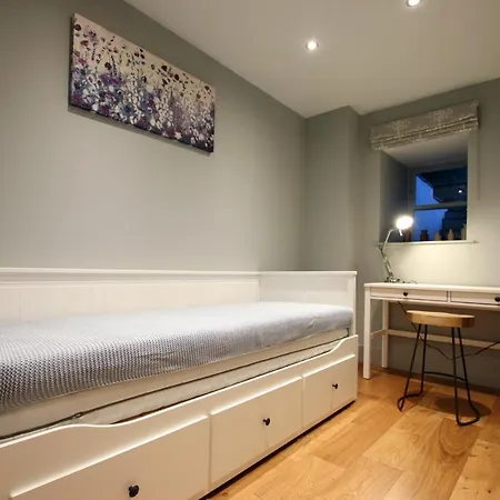 Lägenhet Stylish 2 Bed In The Heart Of Clifton Bristol