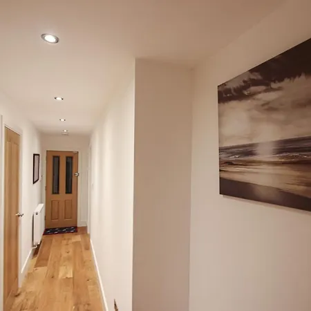 Stylish 2 Bed In The Heart Of Clifton Bristol